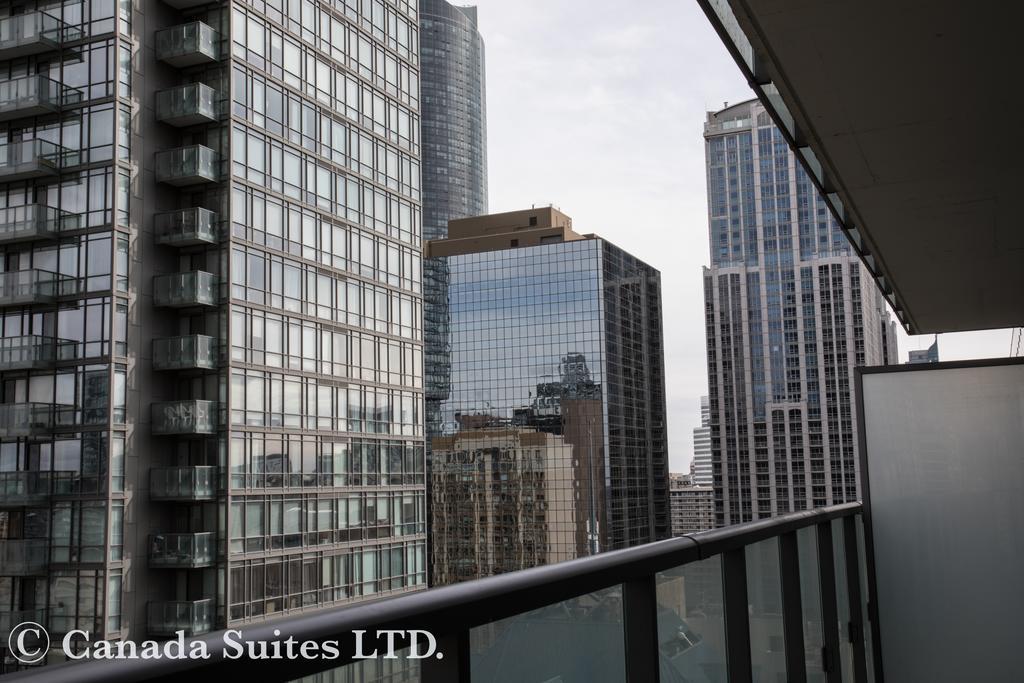 Canada Suites - 832 Bay St. Toronto Exterior photo
