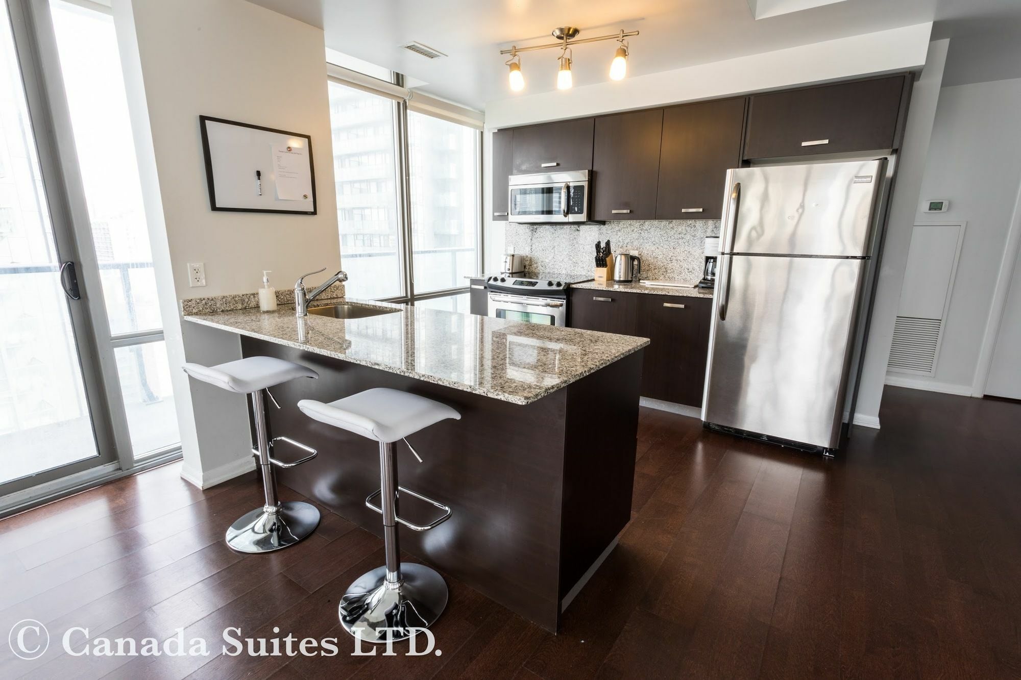 Canada Suites - 832 Bay St. Toronto Exterior photo